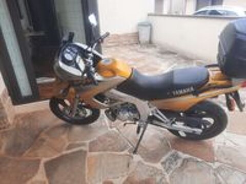 YAMAHA 2000 occasion 12740 S&eacute;bazac-Concour&egrave;s