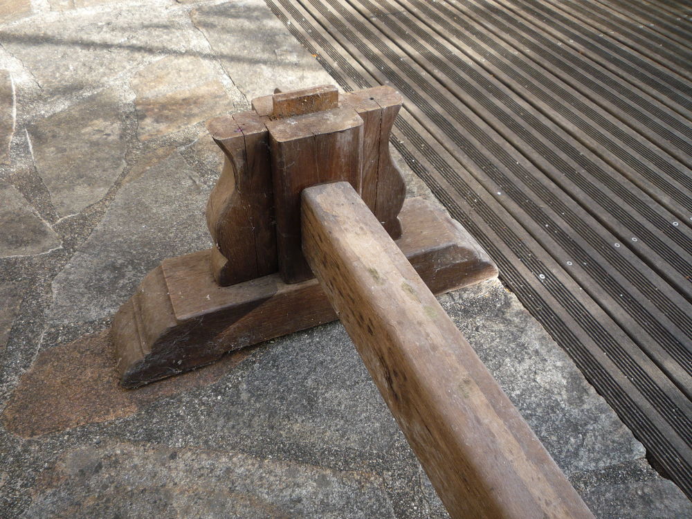 Pi&egrave;tement de table monacale/monastique/monast&egrave;re Meubles