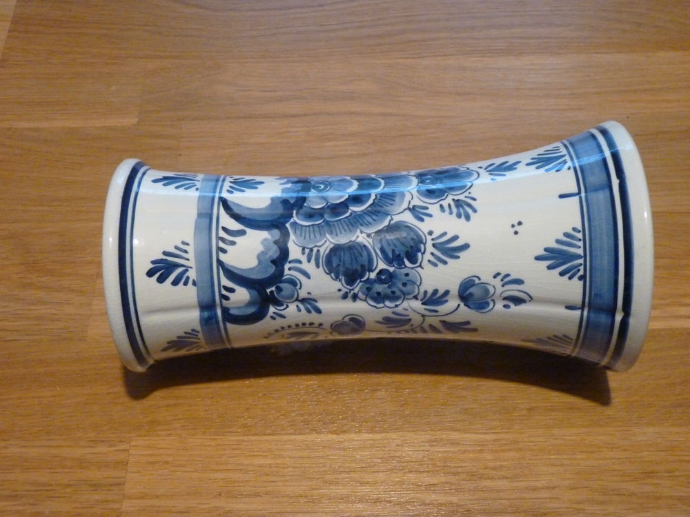 Vase Delft .Fabriqu&eacute; en Hollande. Décoration