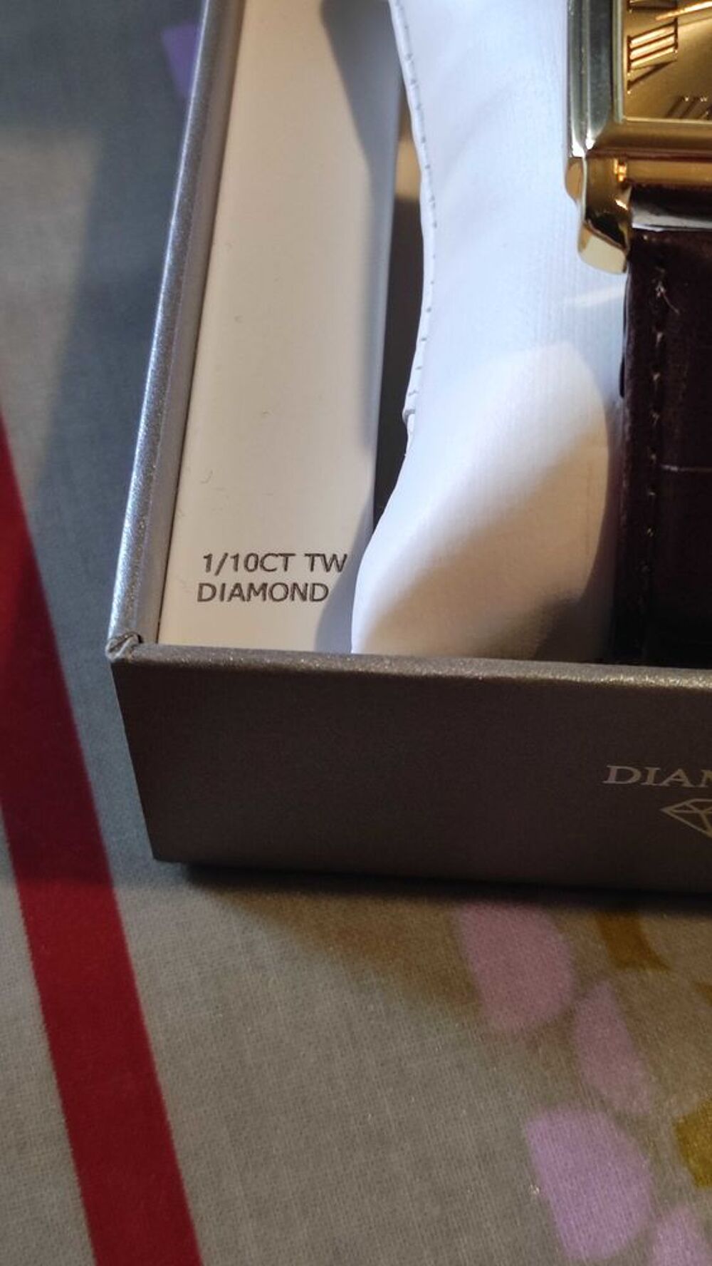 Montre mixte bo&icirc;tier acier petit diamant sur le dateur 12 h Gianello Bijoux et montres