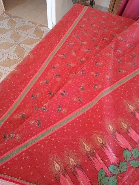 une grande  nappe de noël 12 Ciry-le-Noble (71)