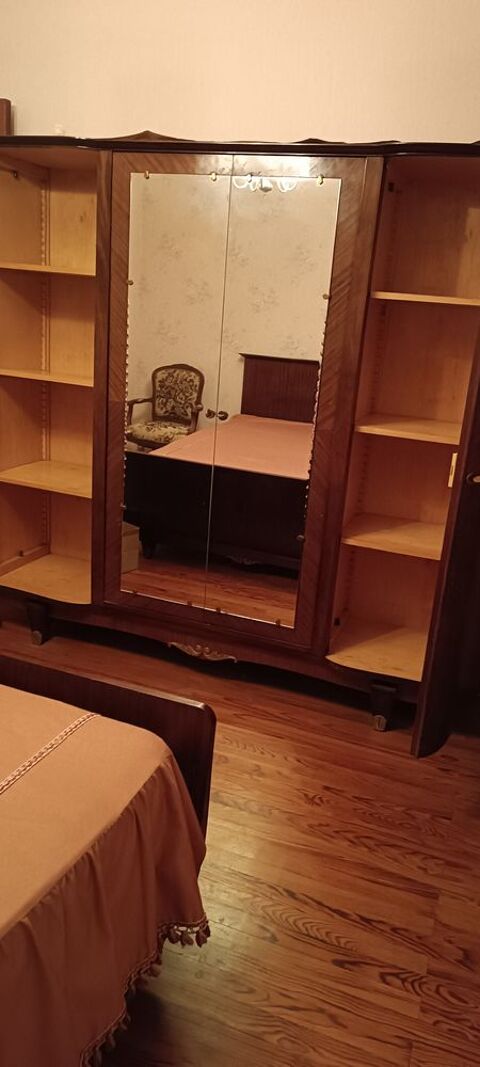 Armoire avec étagères et penderie + lit 240 250 Montussan (33)