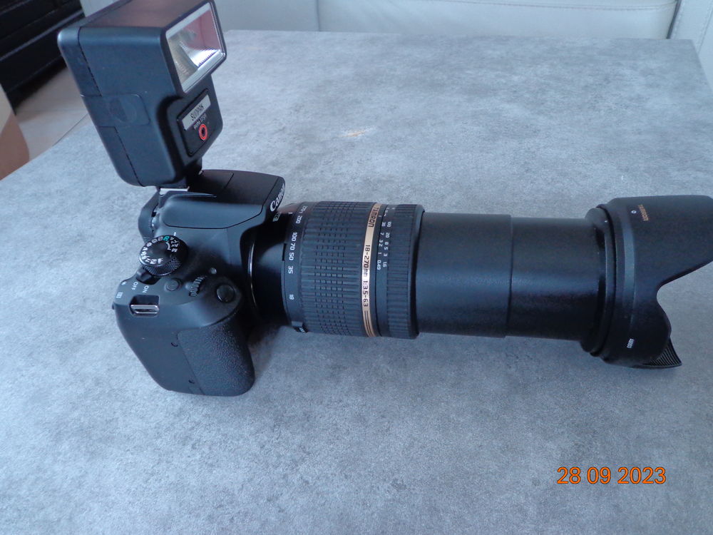 Canon 1300D + 2 objectifs + flash + sacoche Photos/Video/TV
