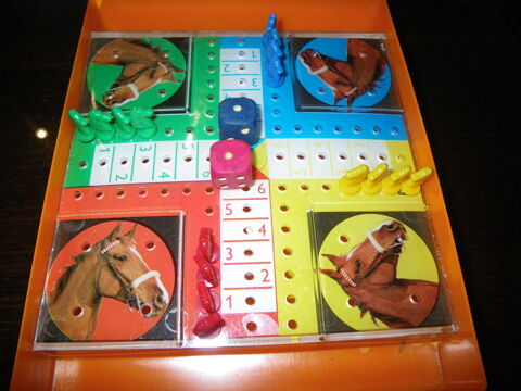 JEUX Miniatures pour Bagages 20 Savigny-en-Vron (37)