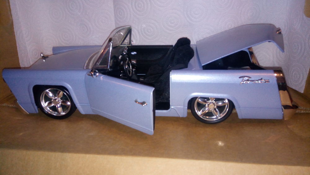 VOITURE Bratz Cadillac Cabriolet 2002 , avec la radio Jeux / jouets