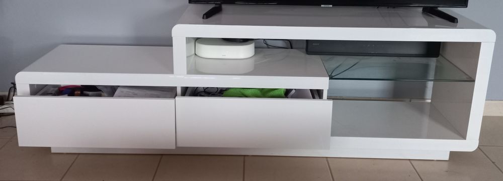Meuble TV blanc laqu&eacute; Meubles