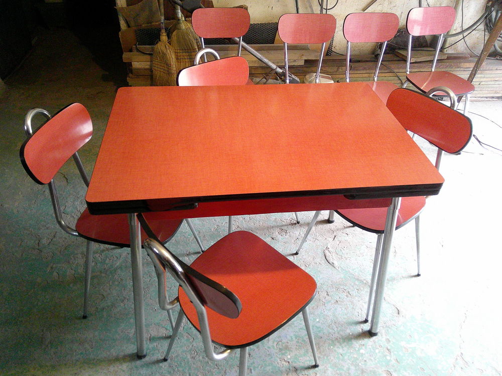  Chaises et tables en formica vintage Meubles