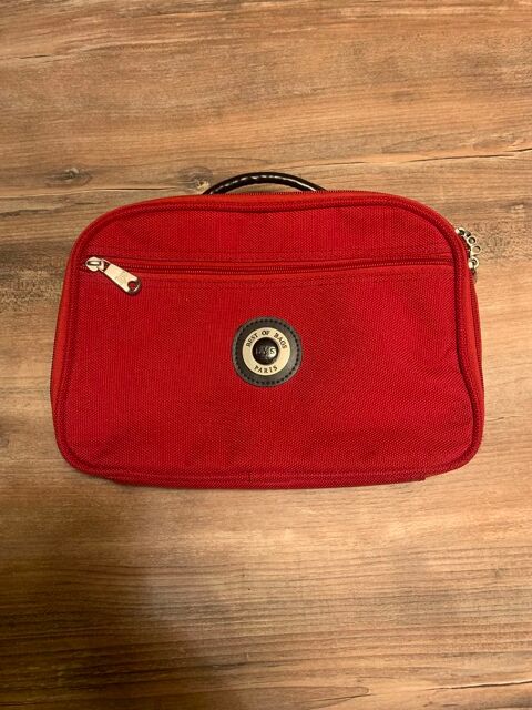 Trousse de toilette / Vanity  \'\' Lys Paris  \'\' 6 Saleilles (66)