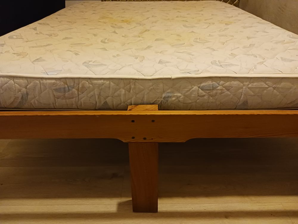 SOMMIER 204x149 cm ET MATELAS Meubles