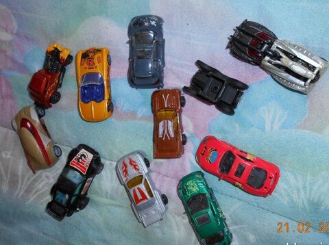 Lot 12 voitures miniatures (majorettes, hot wheel, Disney... 8 Ervy-le-Ch�tel (10)