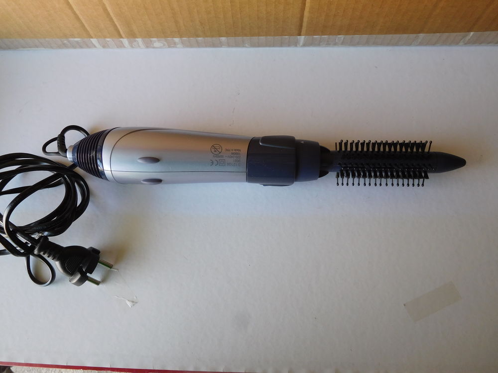 Peigne lisseur Electroménager