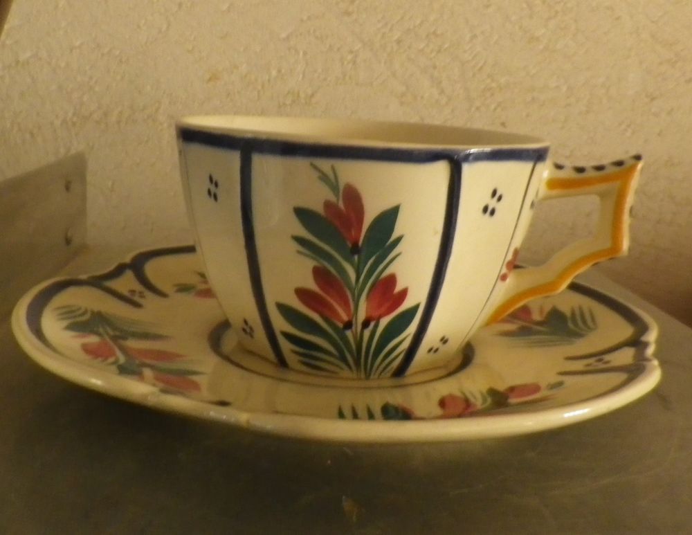 QUIMPER : TASSE ET SA SOUCOUPE Décoration