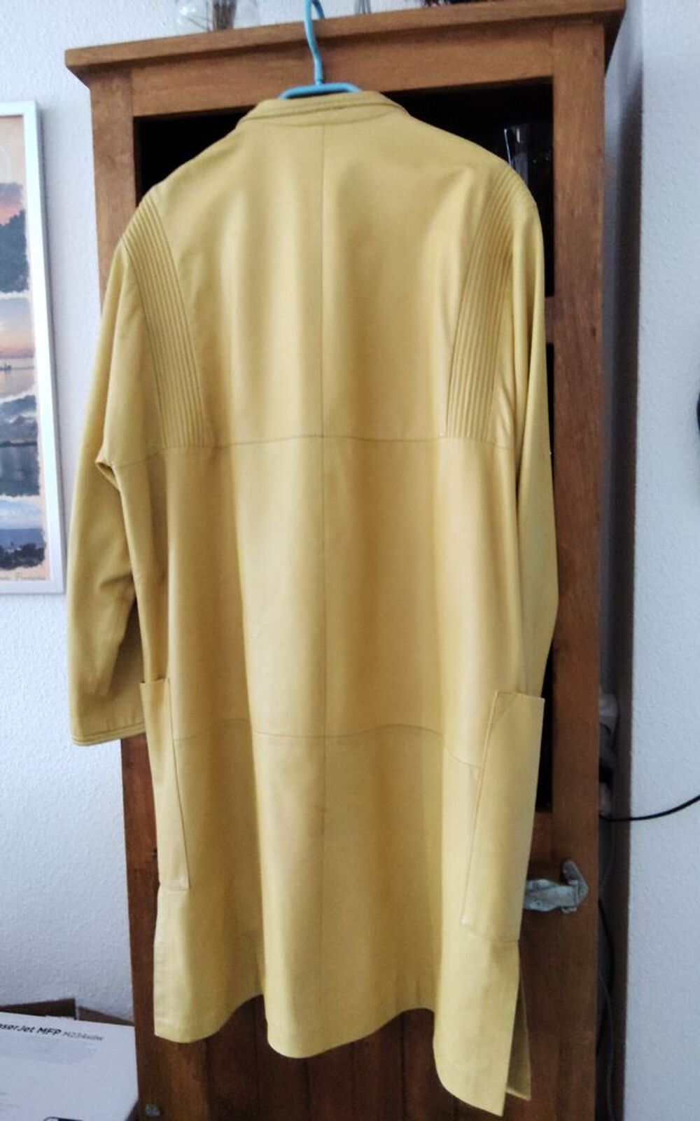 MANTEAU "FURO ETTEX", CUIR VERITABLE 
TAILLE 40 Vêtements