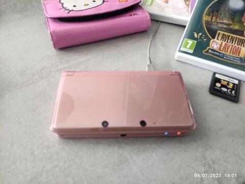 Nintendo 3ds rose corail avec chargeur +4 jeux 60 Contrexville (88)