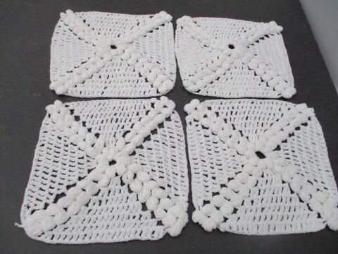 Quatre napperons
8 Castres (81)