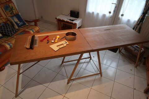 Table  tapisser complte.
15 La Teste-de-Buch (33)