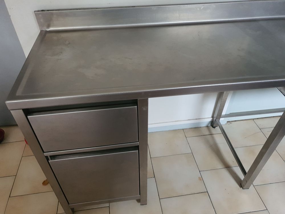 Equipement pour ,Restaurant ,Bar ,Caf&eacute;
TABLE MURALE COMPTOIR Meubles