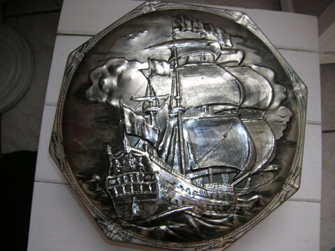 boite ancienne octogone en fer argent� 25 Reims (51)