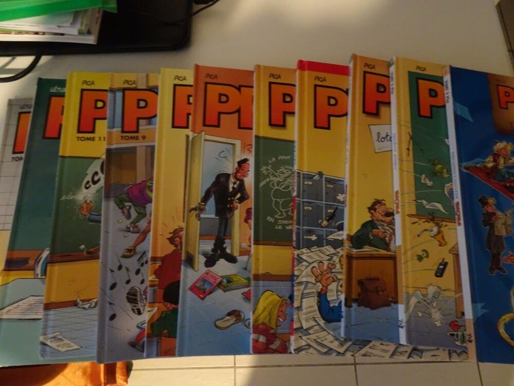 Collection "LES PROFS" 11 albums Livres et BD