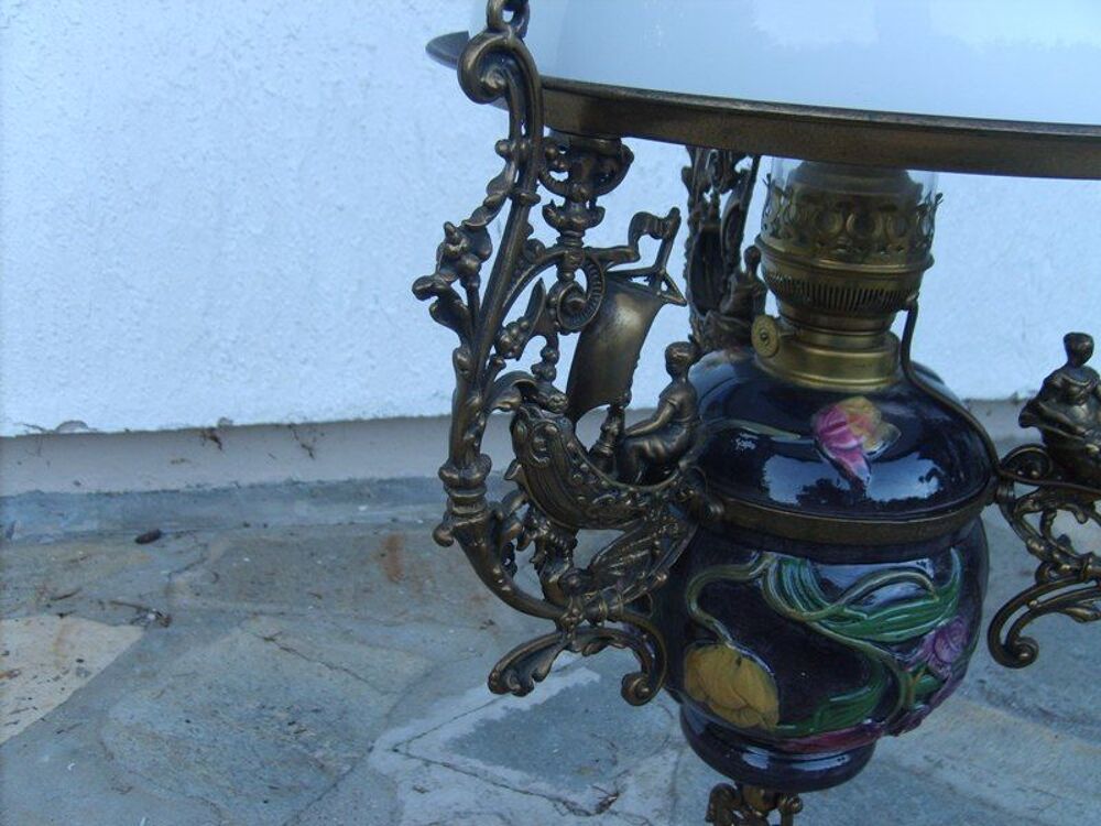 Tres belle ancienne lampe a petrole electrifi&eacute;e Dcoration