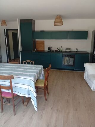  Appartement à louer 3 pièces 80 m²