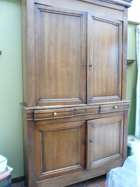 Buffet en bois avec portes et tiroirs Amiens (80)