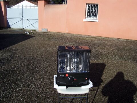 POELE  A  PETROLE  ZIBRO  RS  30 150 Brioude (43)