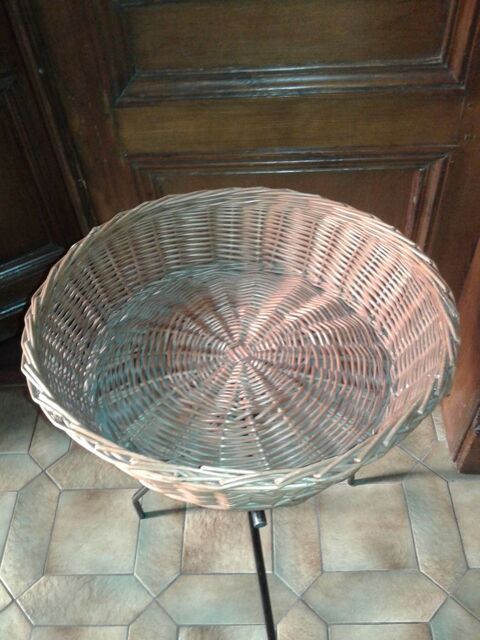 panier en osier . R�ches (59)