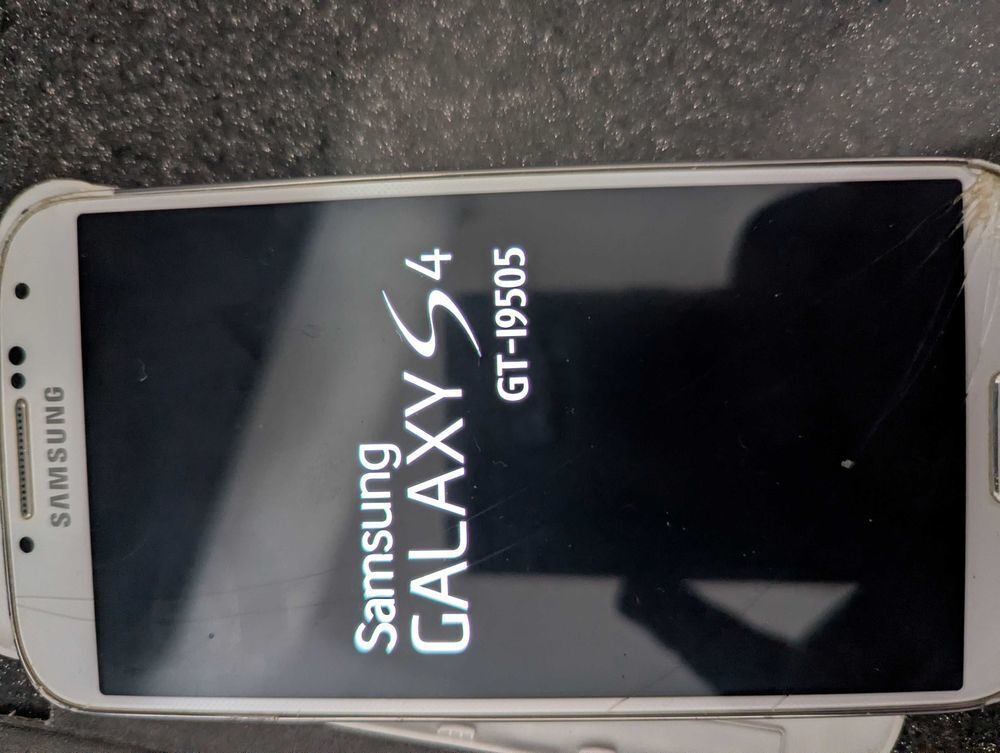 Samsung Galaxy S4 GT-19505 Téléphones et tablettes