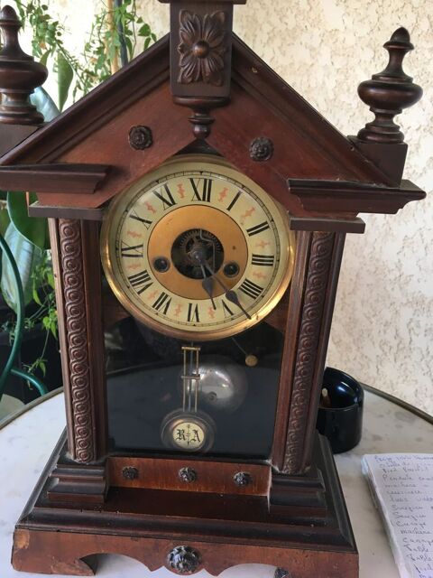 Vend pendule de table ancienne 150 Saint-Julien-les-Rosiers (30)