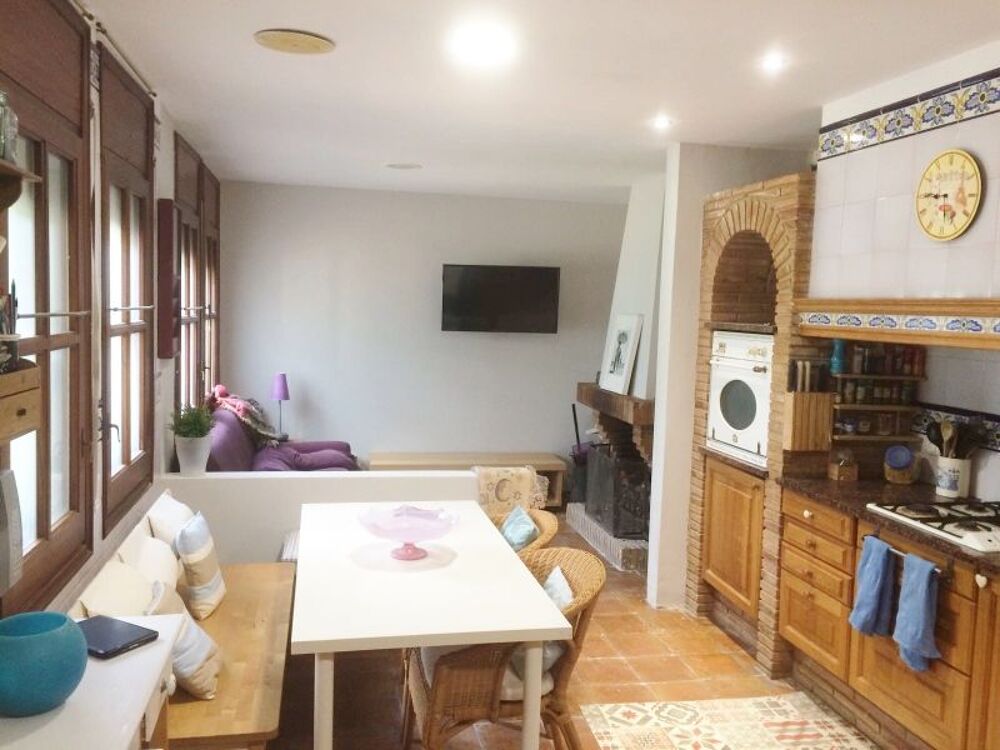 Vente Maison Charmante villa en Espagne, piscine, garage, terrain tennis, Avinyonet de puigventós, spain (Espagne)