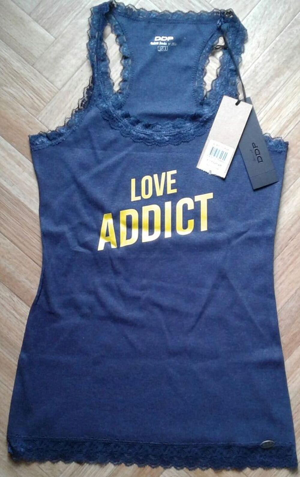 D&eacute;bardeur DDP "Love Addict" Vêtements