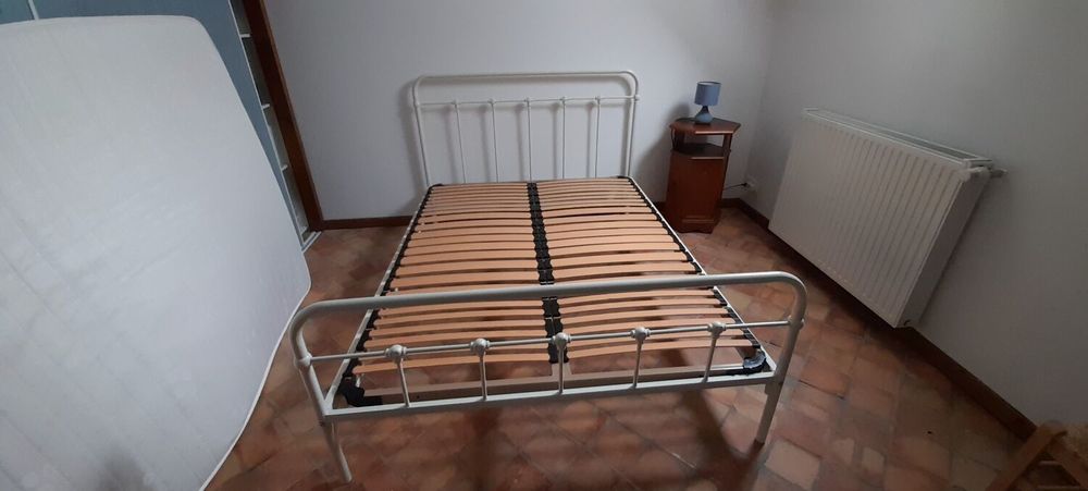 2 lits metalliques 190x140 Meubles