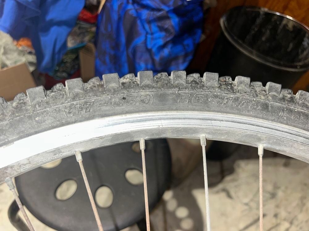 roue de VTT 26 pouces avec pneu tout-terrain Vélos