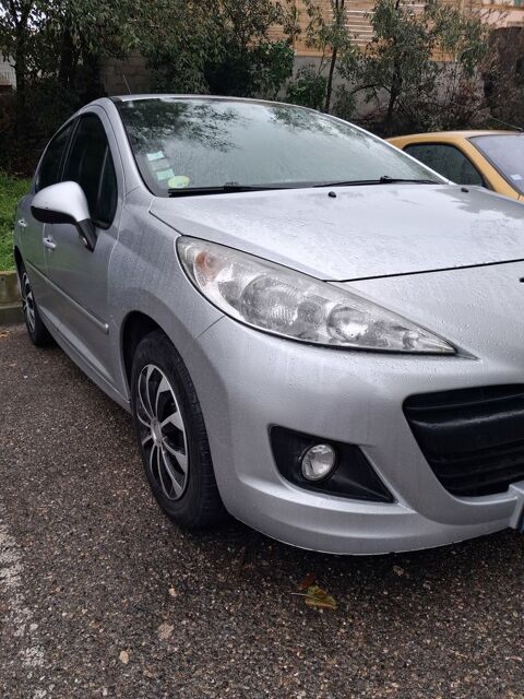 Peugeot 207 + 1.4 HDi 68ch FAP BLUE LION