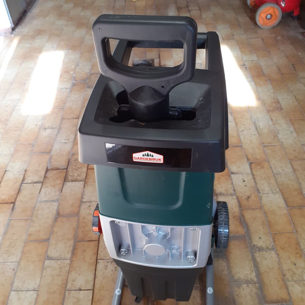broyeur vegetaux Jardin