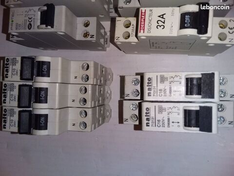 Lot n�150 9 disjoncteurs 19 Serres-Castet (64)