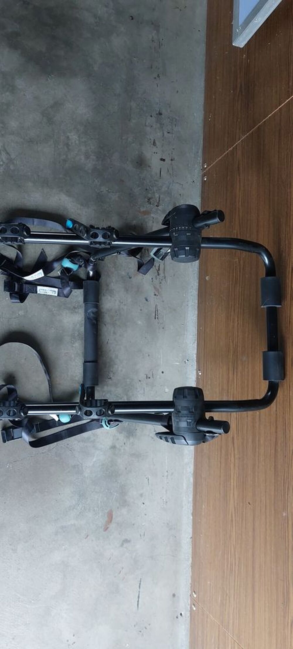 Porte v&eacute;lo sur coffre de voiture Vlos