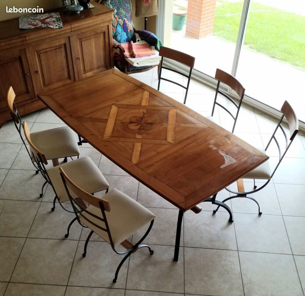 Table chaises salle &agrave; manger merisier avec incrustation Meubles