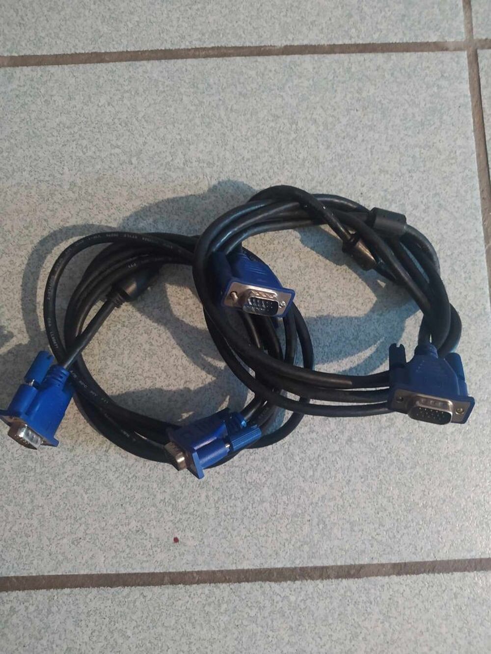 Lot de 2 c&acirc;bles VGA de 1,70 m
Matériel informatique