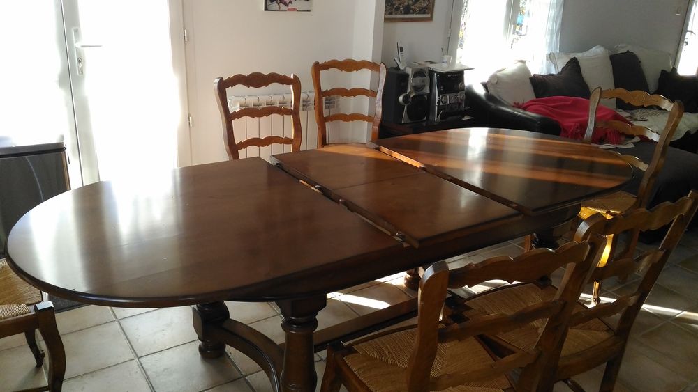 Table en Orme +6 chaises.
Meubles