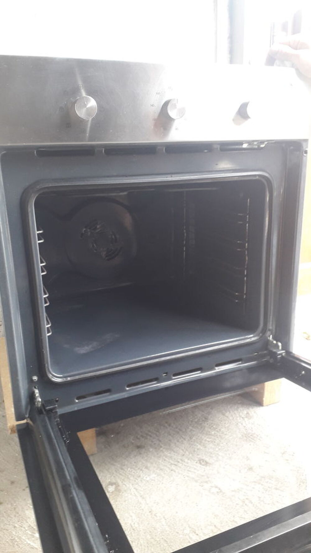 Four encastrable ARISTON/HOTPOINT. Electroménager