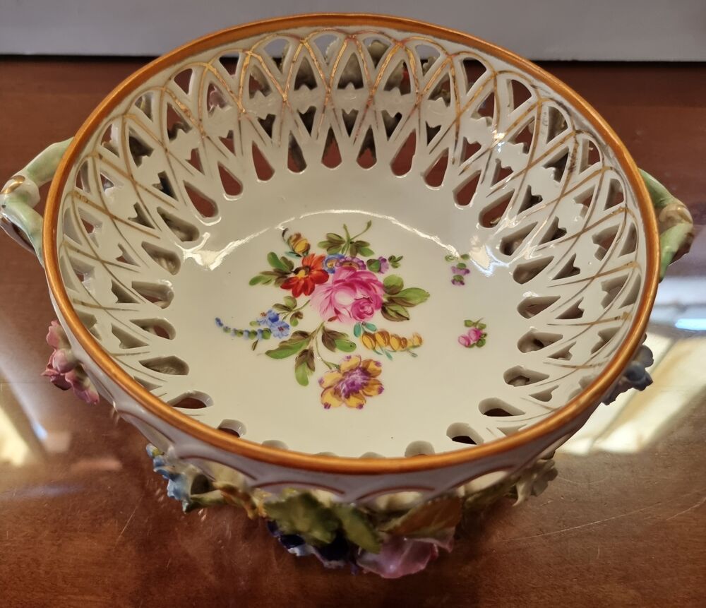 coupe en porcelaine DRESDEN XIX&deg; 