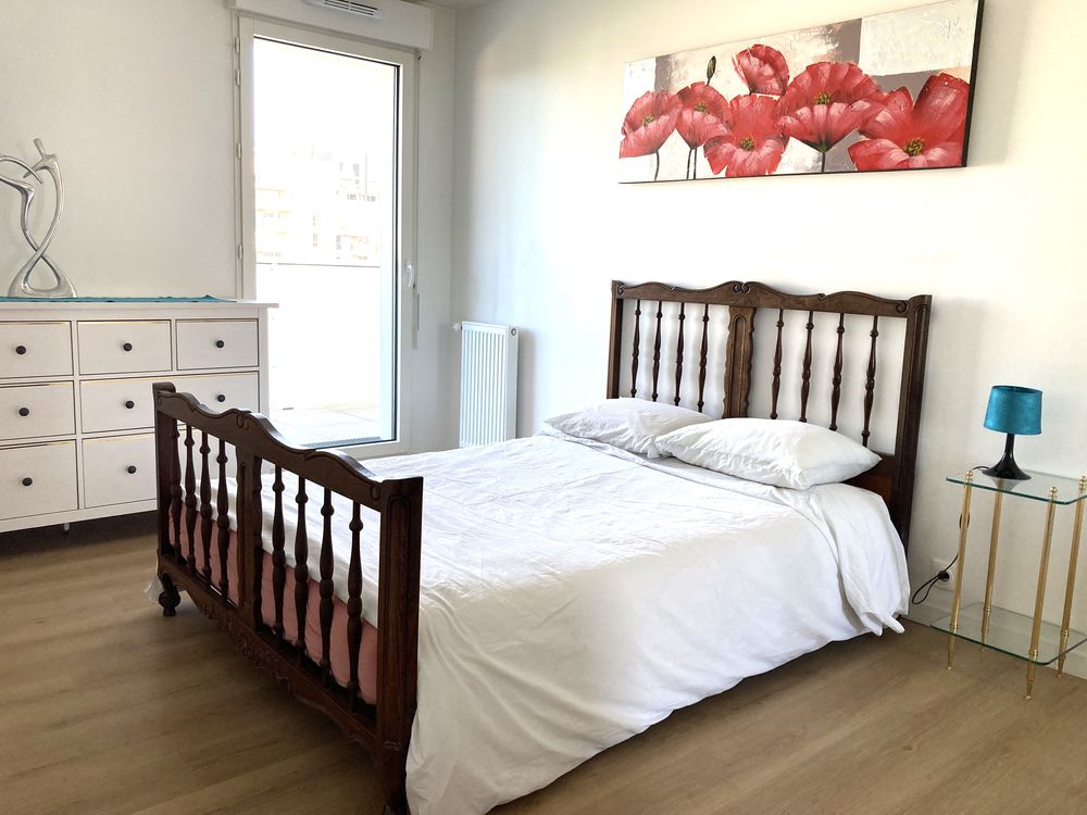 Lit 140 x 190 avec sommier &agrave; latte neuf + matelas Meubles