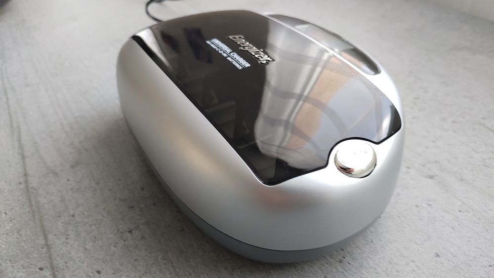 Chargeur de Batterie Universel Energizer avec 22 Piles/Accus Matriel informatique