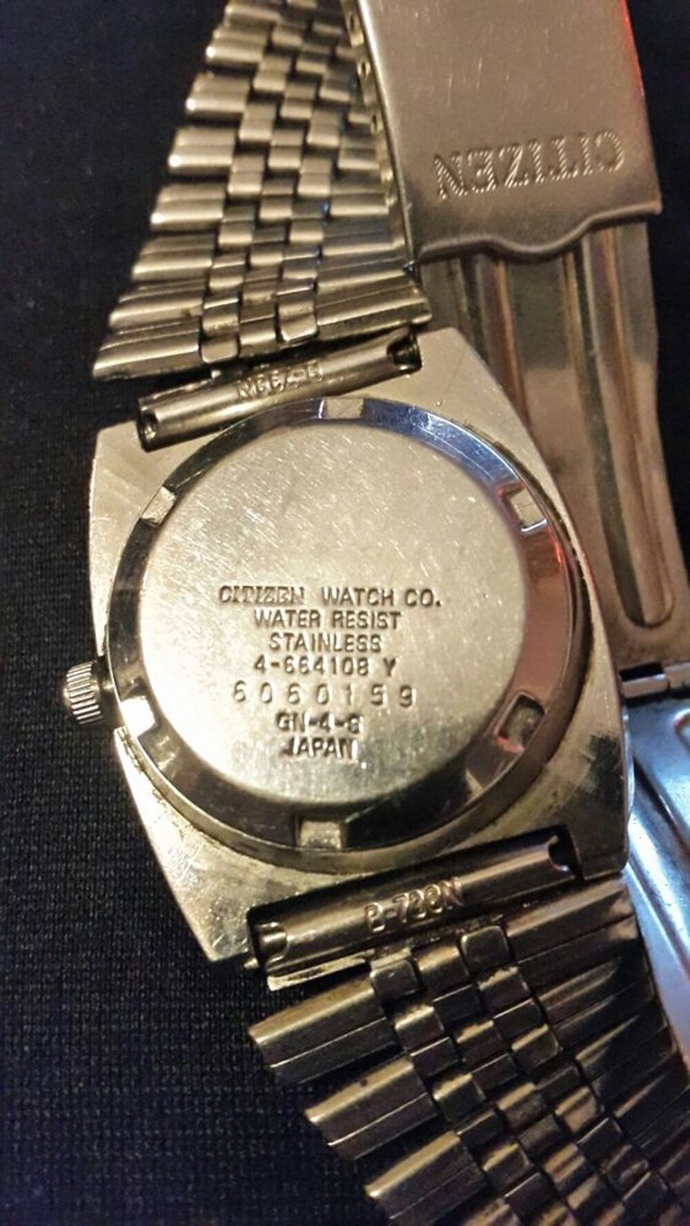 MONTRE CITIZEN SEVEN. Bijoux et montres