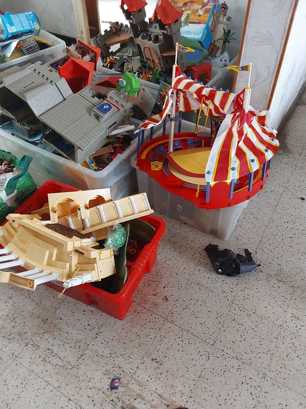 tr&egrave;s gros lots de playmobil Jeux / jouets