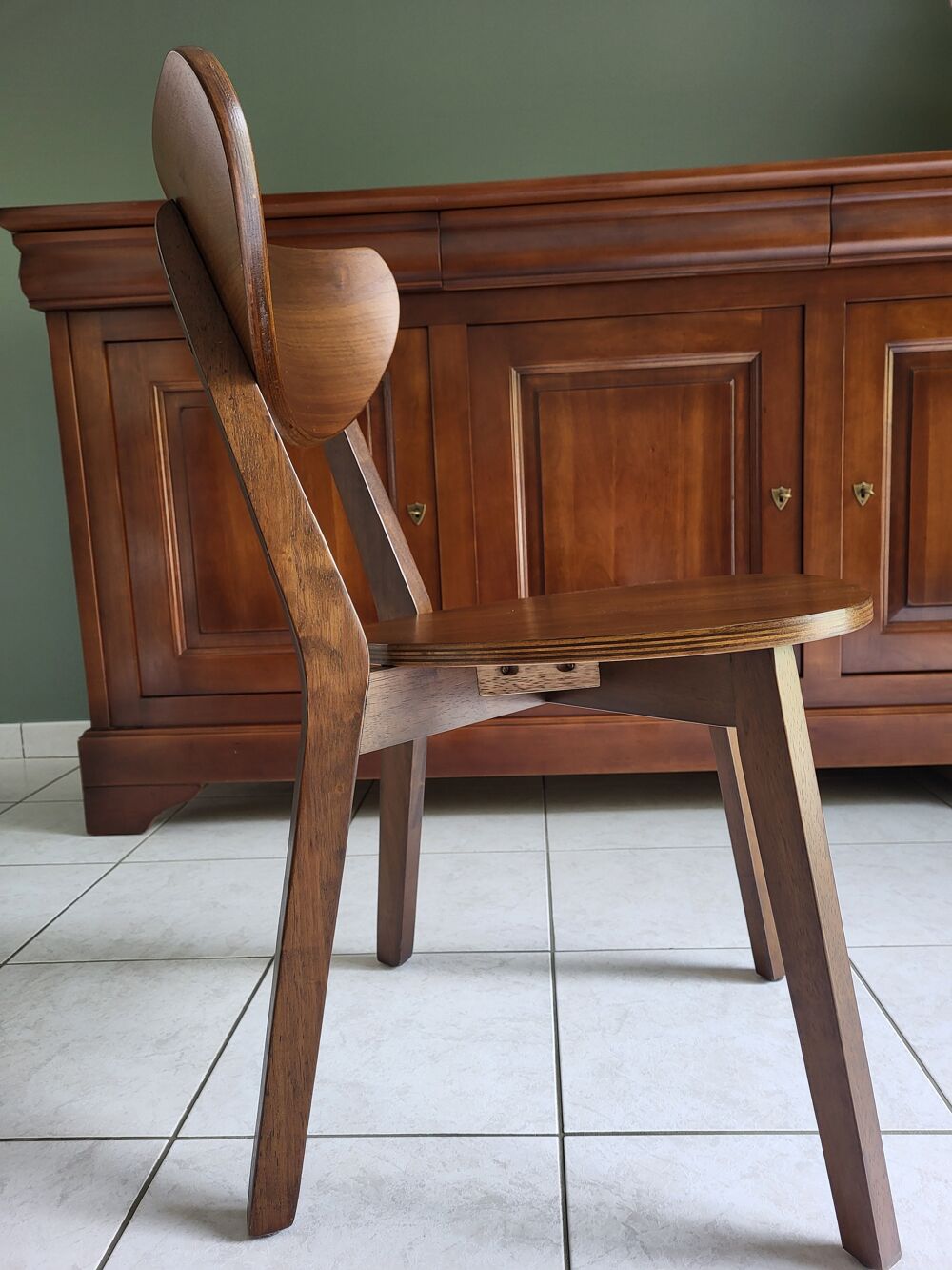 6 chaises bois mod&egrave;le LEENA de MILIBOO
Meubles