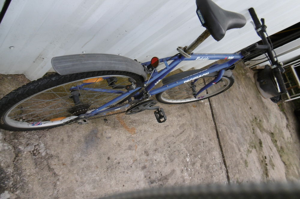 lot de deux v&eacute;los v&eacute;lo m&acirc;le et v&eacute;lo femelle Vélos
