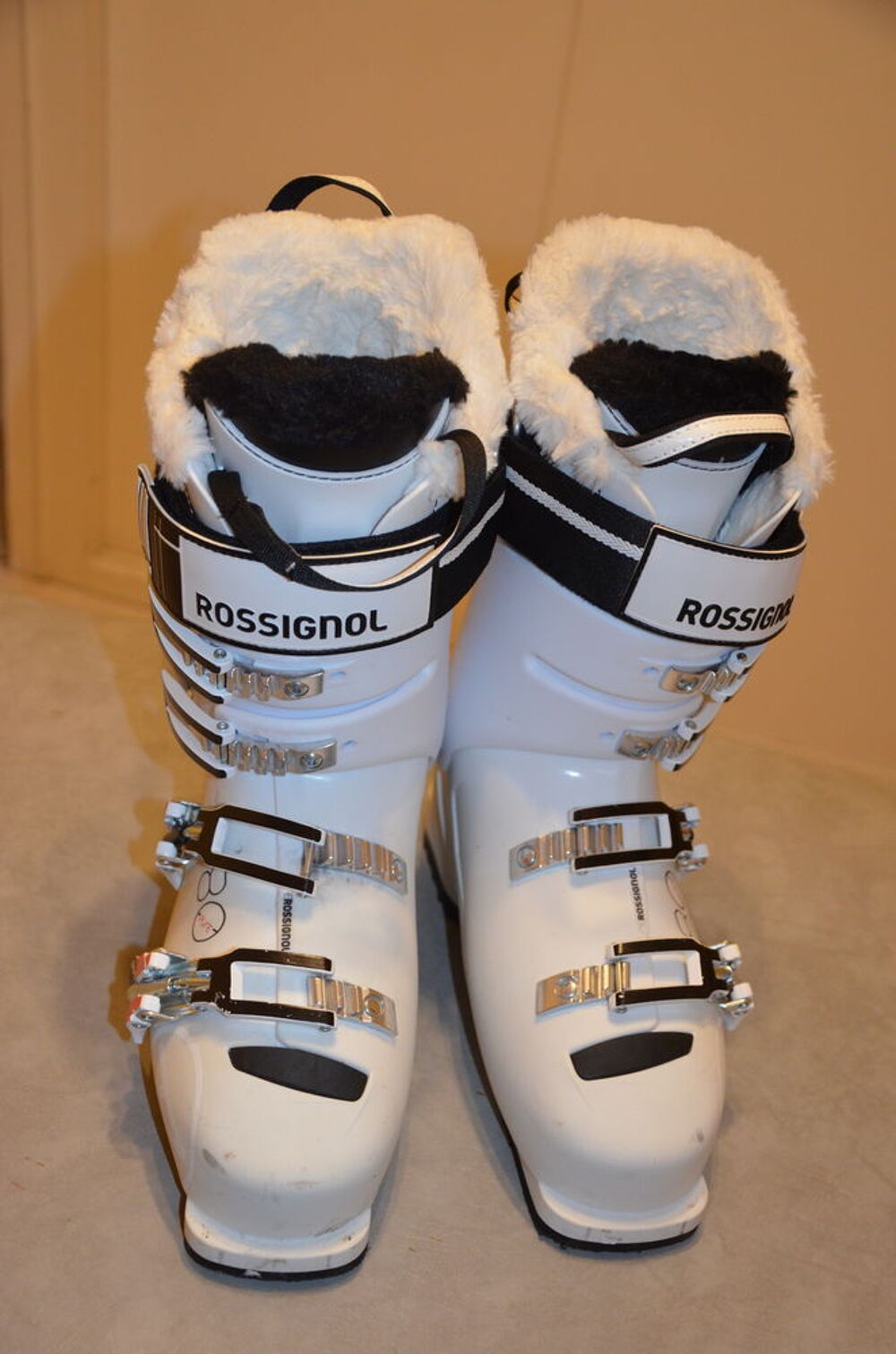 Chaussures de ski NEUVES FEMME ROSSIGNOL PUR 80 Sports